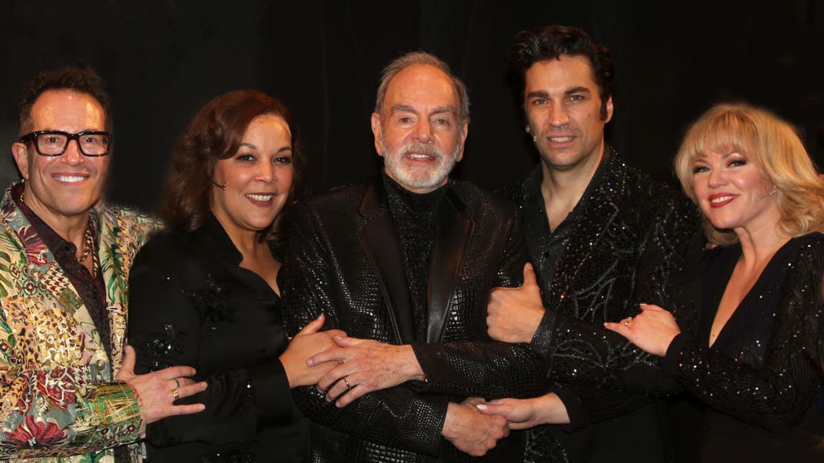 Neil Diamond gives a surprise performance at Broadway opening five