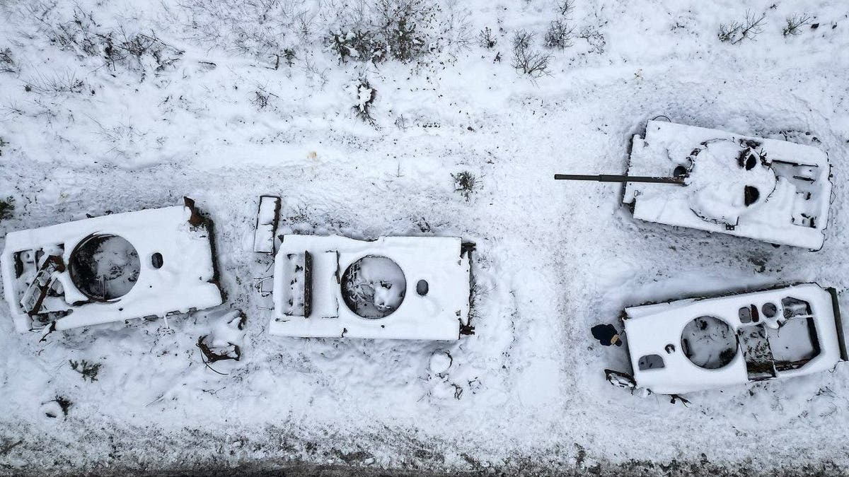 Russan tanks in the snow