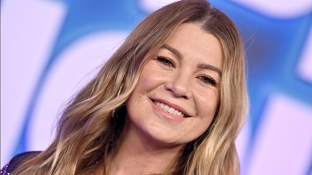 Ellen Pompeo up-close at the People's Choice Awards 2022 smiling on the red carpet