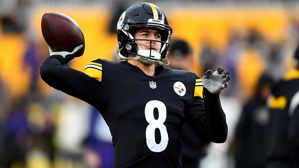 Kenny Pickett warms up before the Baltimore game