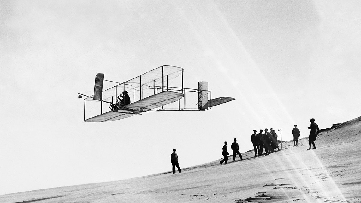 On This Day In History, December 17, 1903, Wright Brothers Make First ...