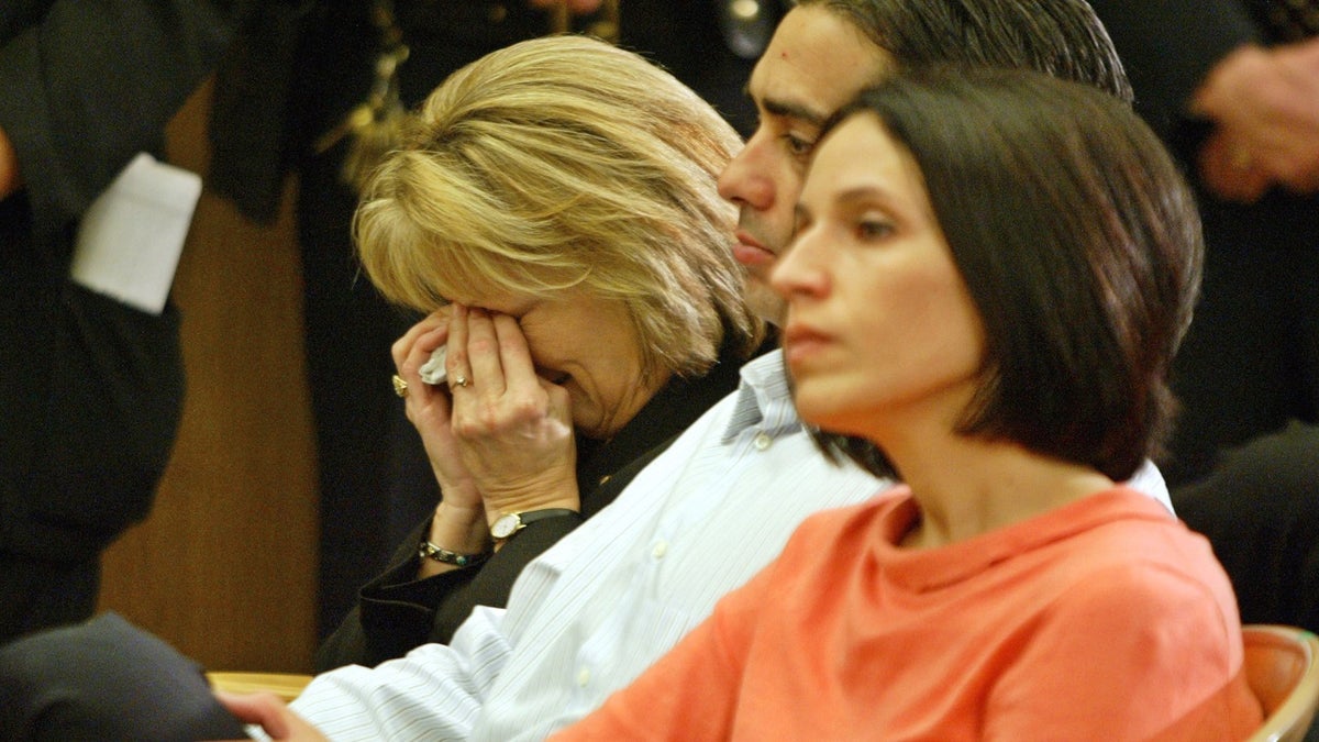 Laci Peterson's mother crying in court
