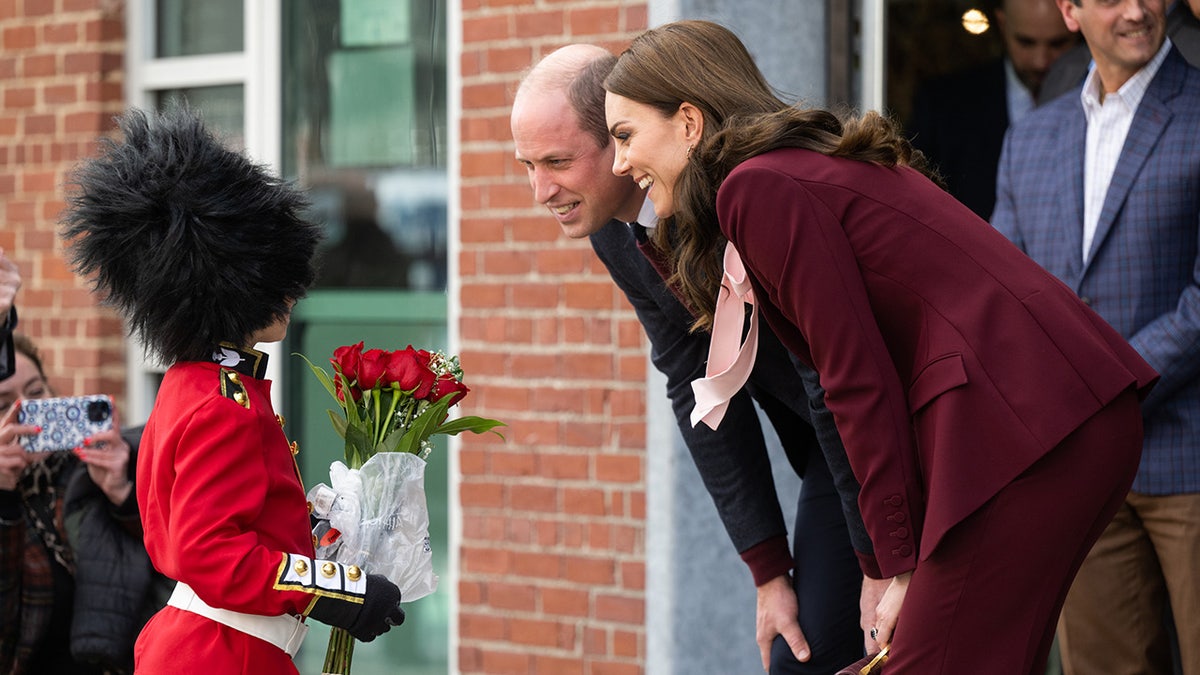 Prince William and Kate Middleton meeting an American fan