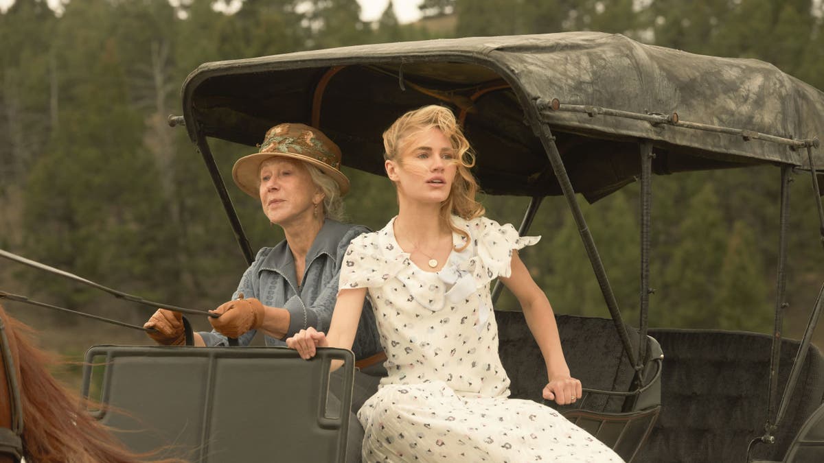 '1923' stars Helen Mirren and Michelle Randolph ride a carriage