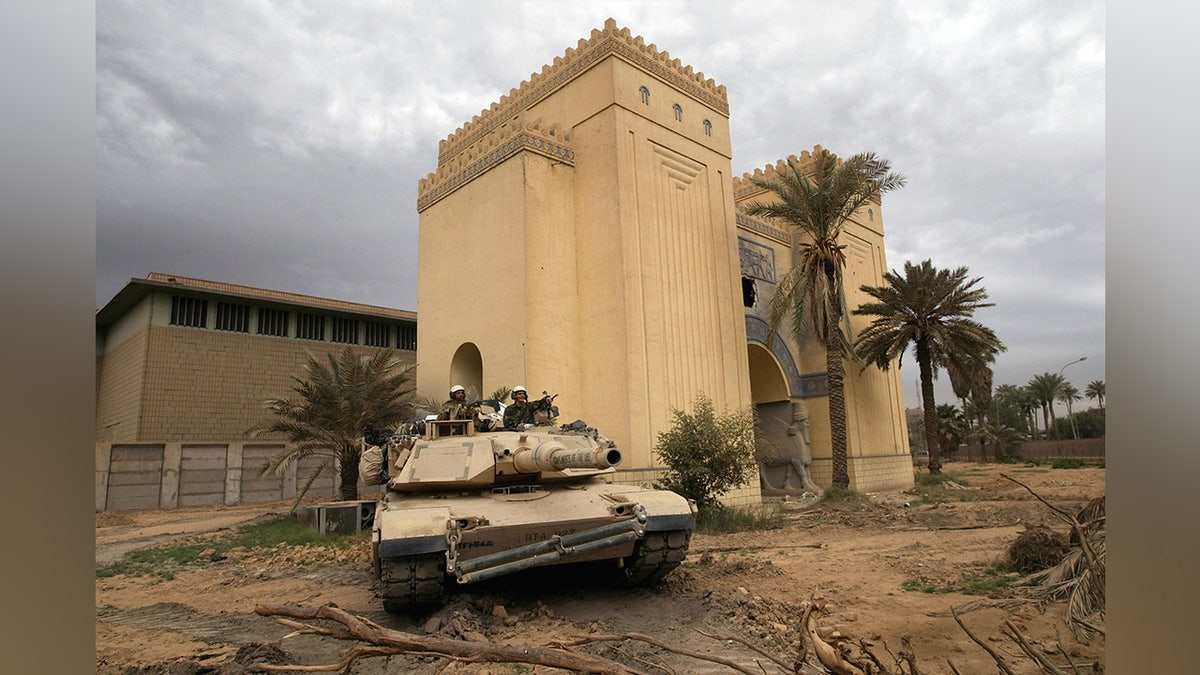 American tank outside Iraqi museum