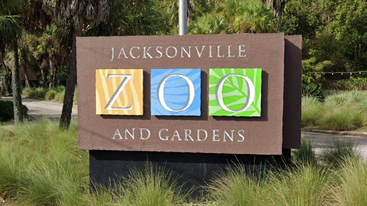 Entrance to Jacksonville Zoo and Gardens
