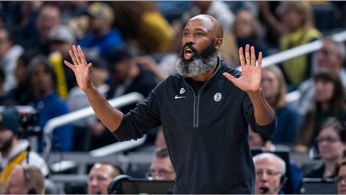 Jacque Vaughn reacts to the court