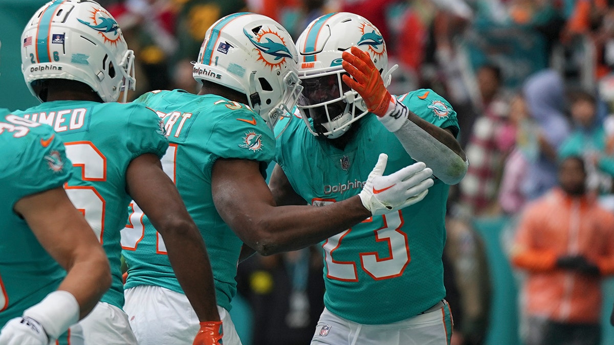 Dolphins RB Jeff Wilson Jr. active vs. Packers - National Football Post