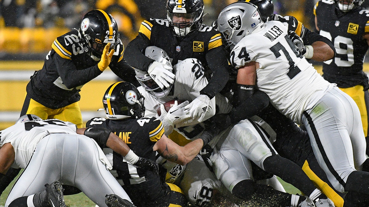 Josh Jacobs face the Steelers