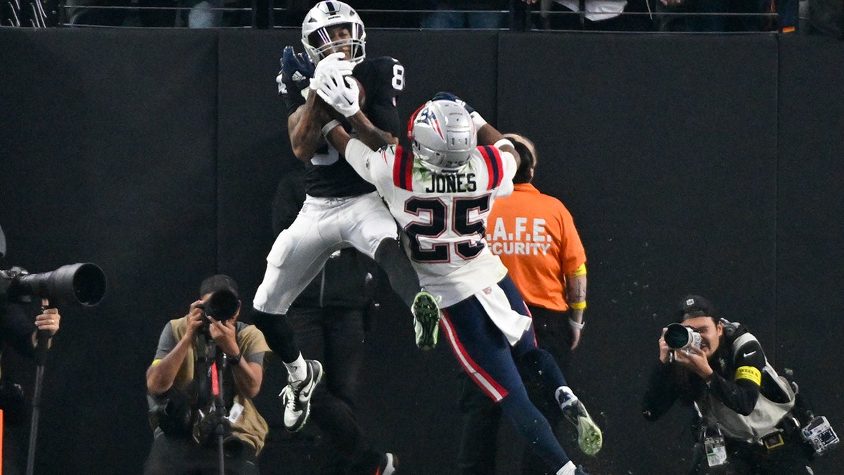 Raiders 30, Patriots 24: Las Vegas capitalizes on New England blunder,  score game-winning touchdown on final play
