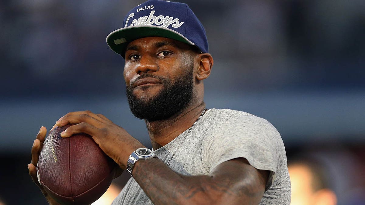 LeBron James at a Cowboys game in 2013