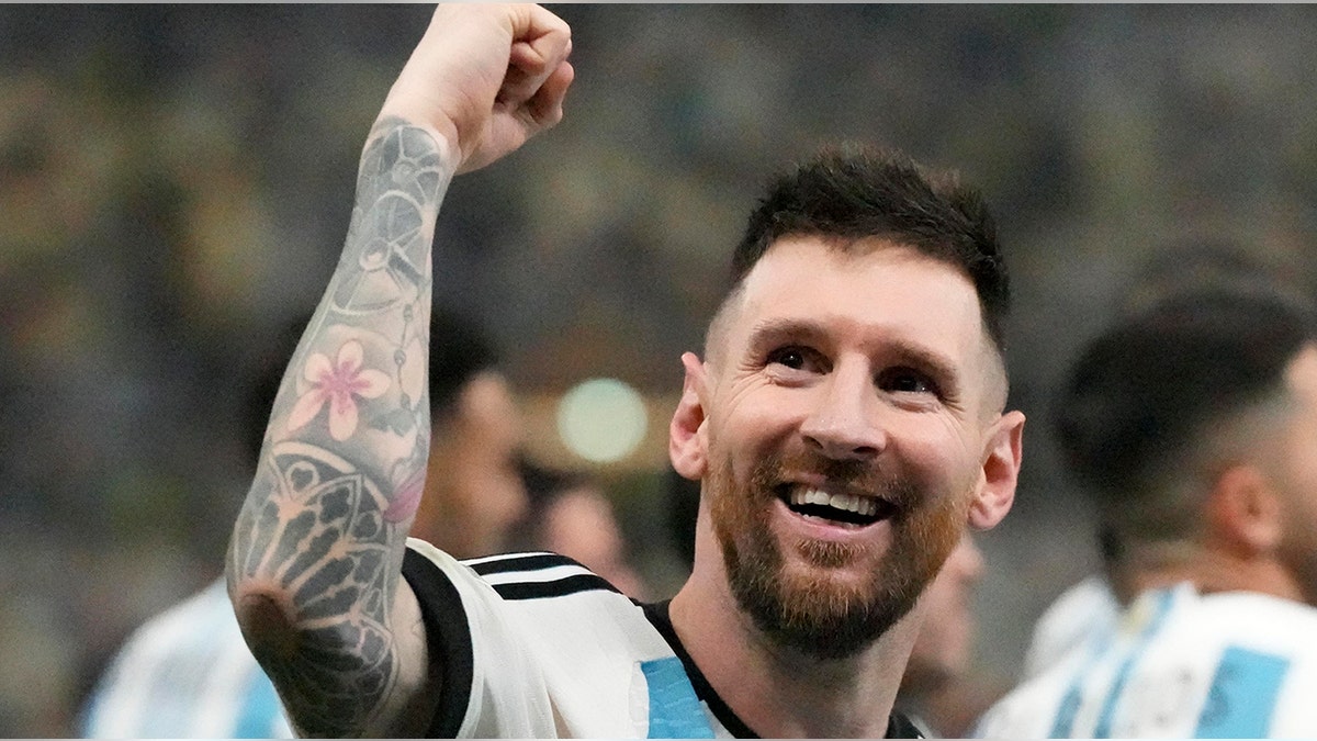 Lionel Messi helps Argentina beat France