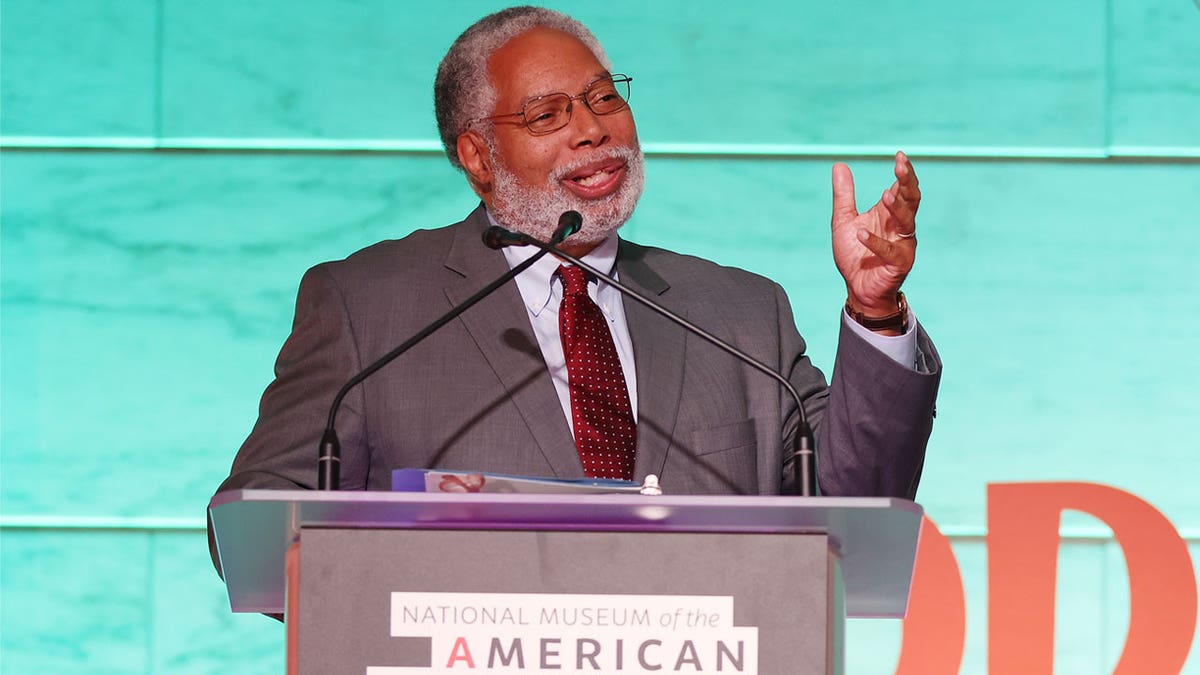 Lonnie Bunch