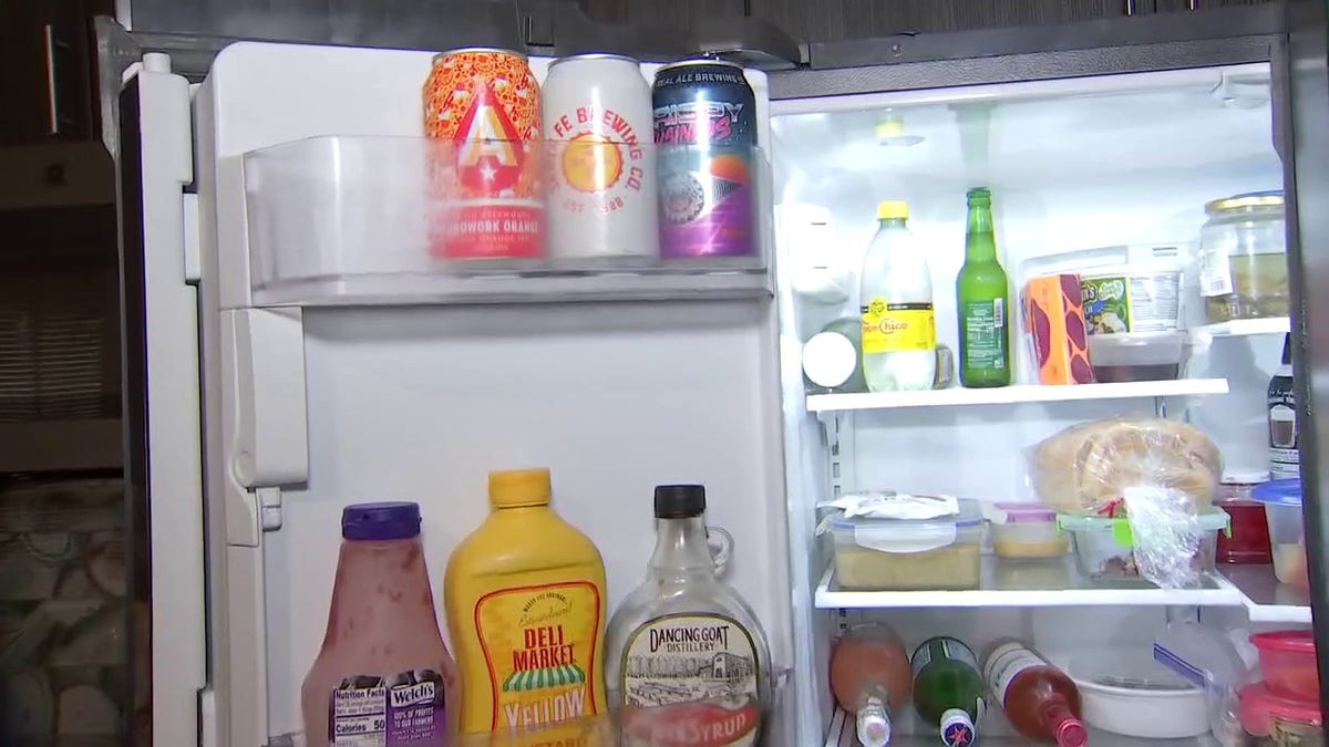 Refrigerator 