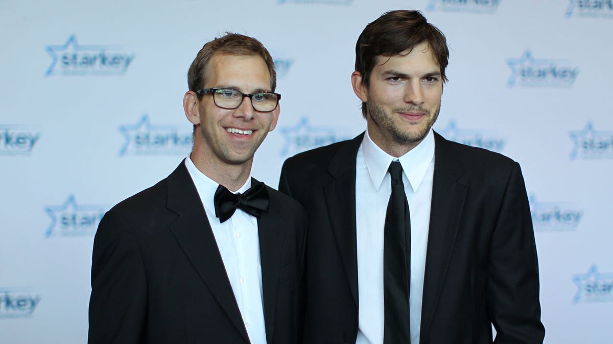 Ashton Kutcher with his brother