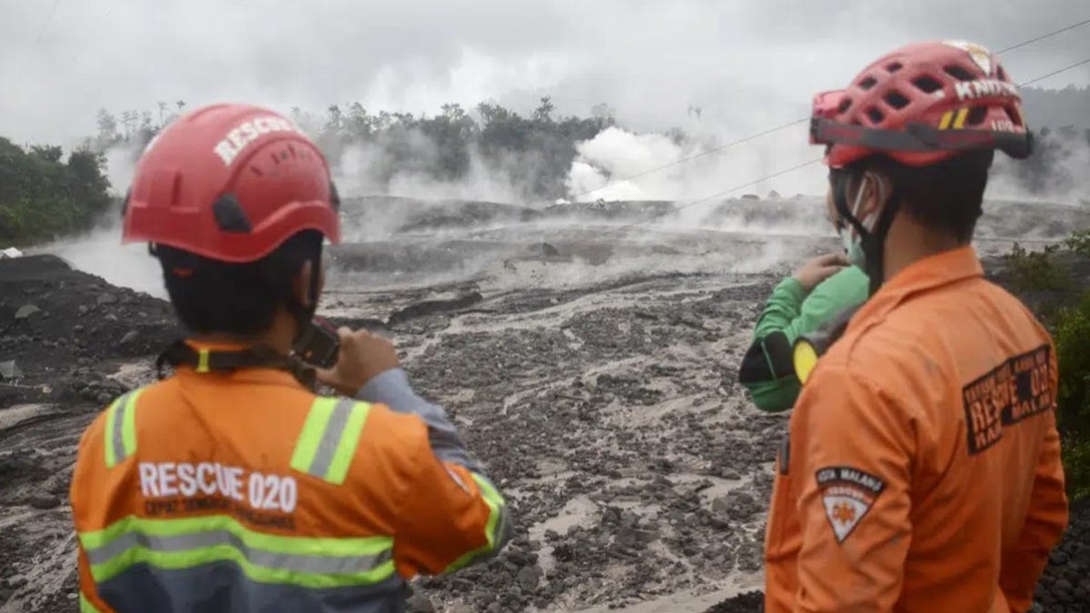 Mount Semeru Rescuers Monitor Flow