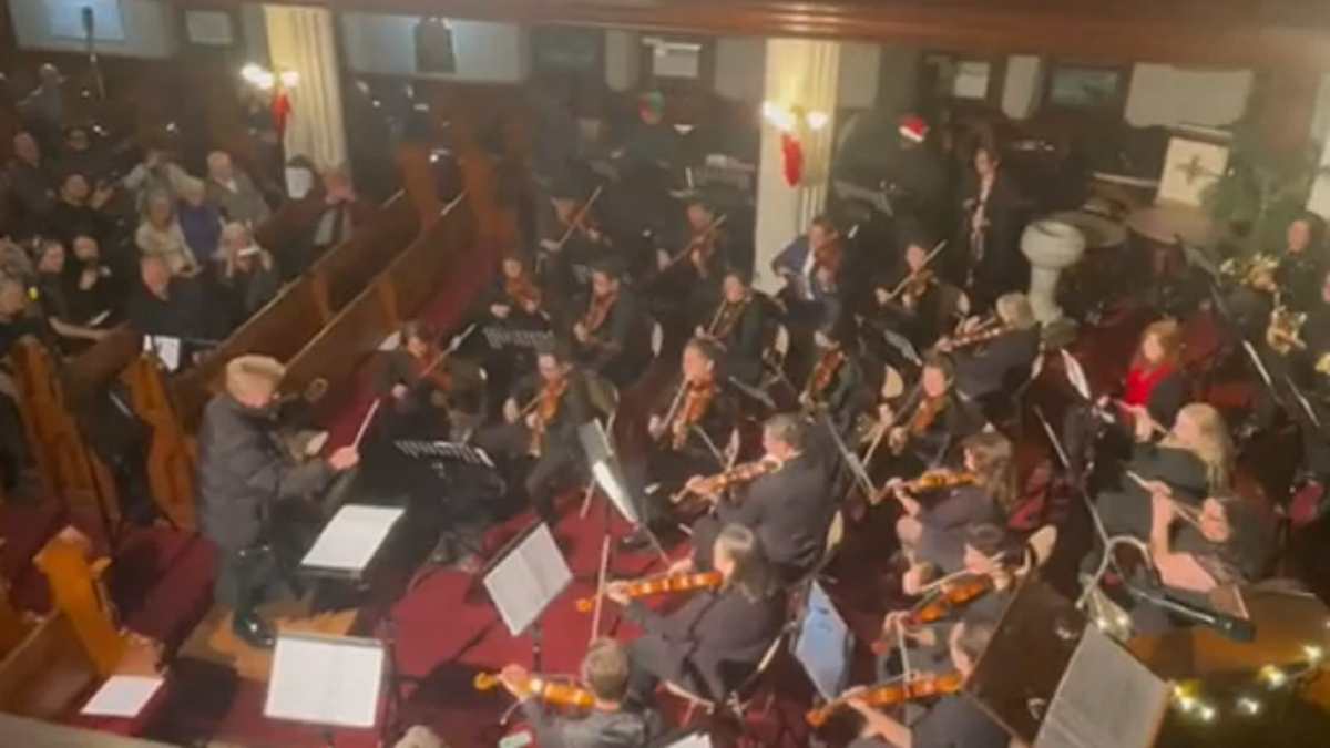 New York City guest conductor orchestra performance