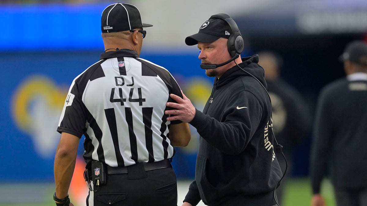 Broncos head coach Nathaniel Hackett on the sidelines