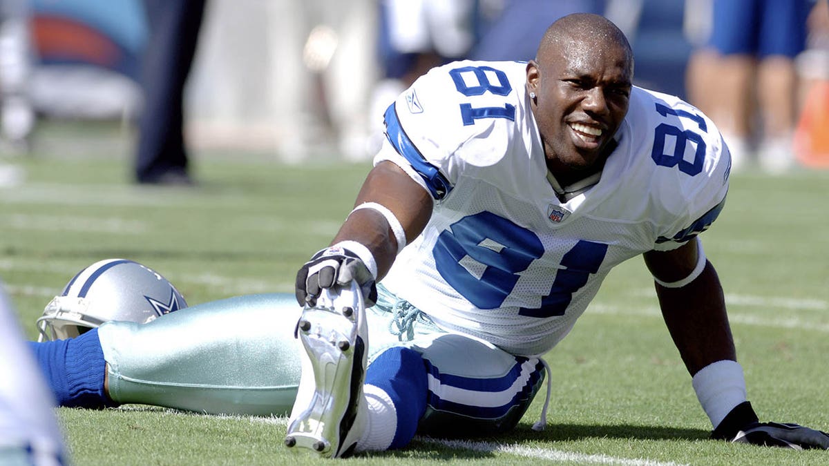 Terrell Owens stretching