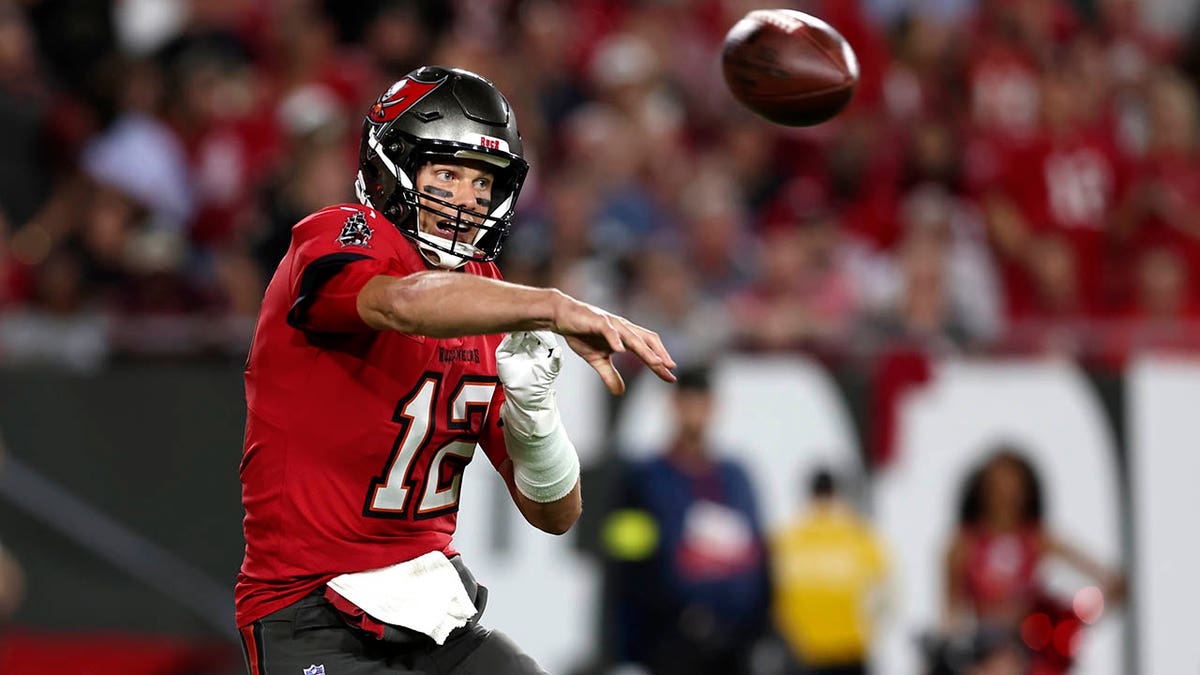 Aaron Judge turns up in Tampa Bay to watch Tom Brady's Bucs against the  Saints