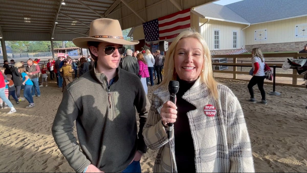 Herschel Walker on X: Beautiful day in Cheyenne watching Champions Day  ⁦@CheFrontierDays⁩ ⁦@PRCA_ProRodeo⁩ with ⁦@Cowboy_Channel⁩  #cheyennefrontierday #cfd  / X