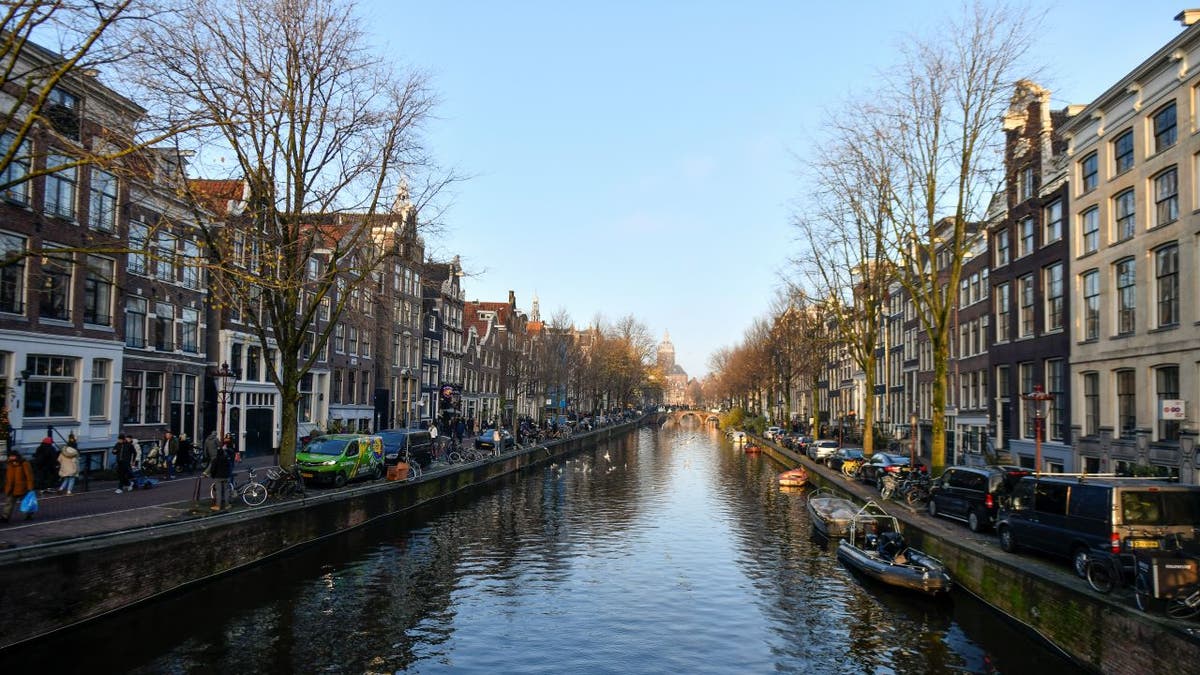Amsterdam Looks To Ban Red Light District Sex Workers From Windows To Combat Nuisance Tourism 