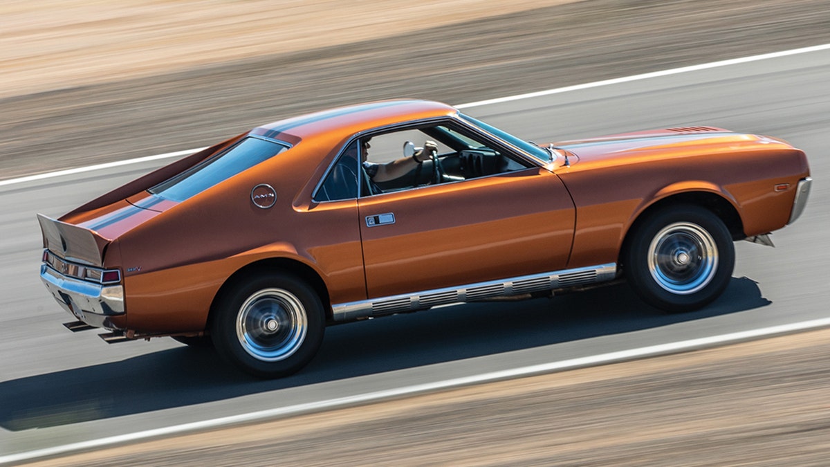 AMC AMX