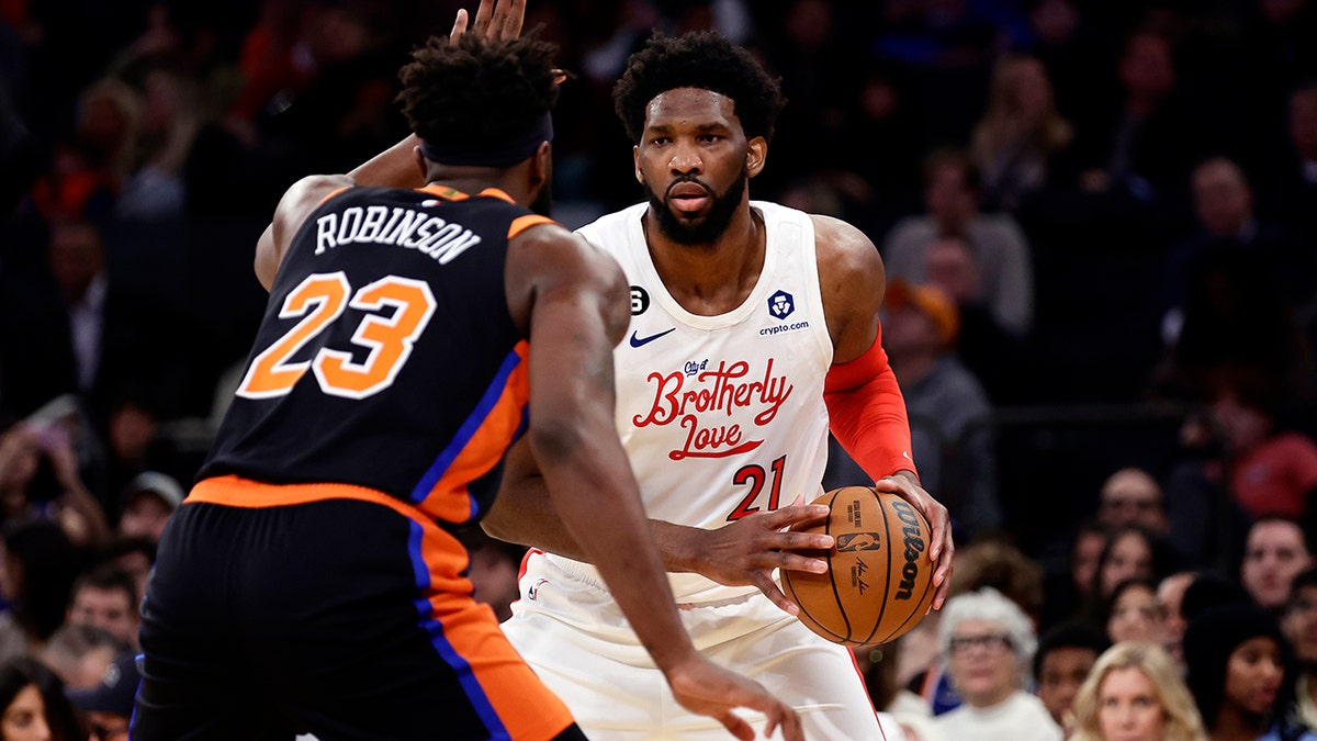 Joel Embiid faces off against Mitchell Robinson