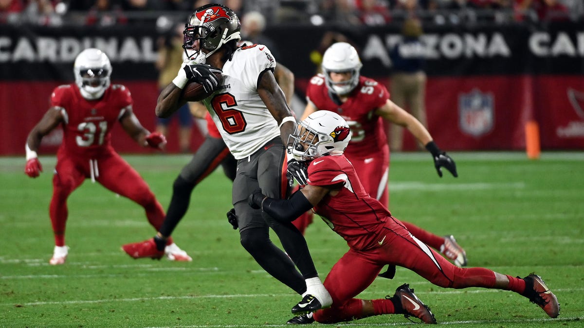 Budda Baker tackles Julio Jones