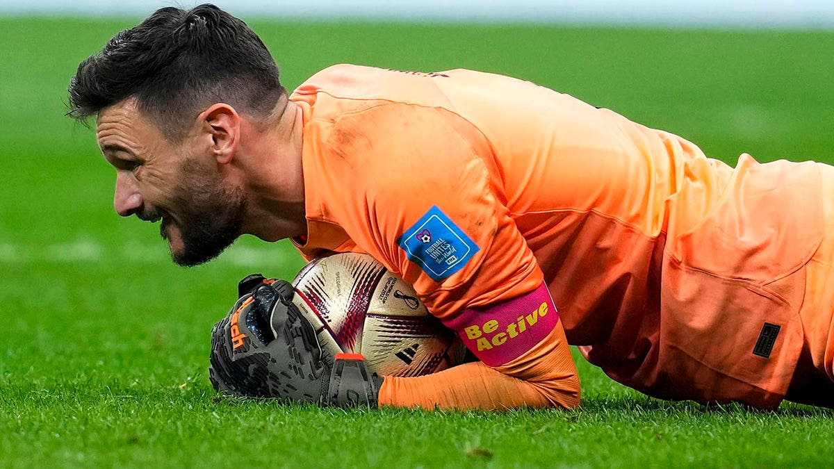 Hugo Lloris covers the ball