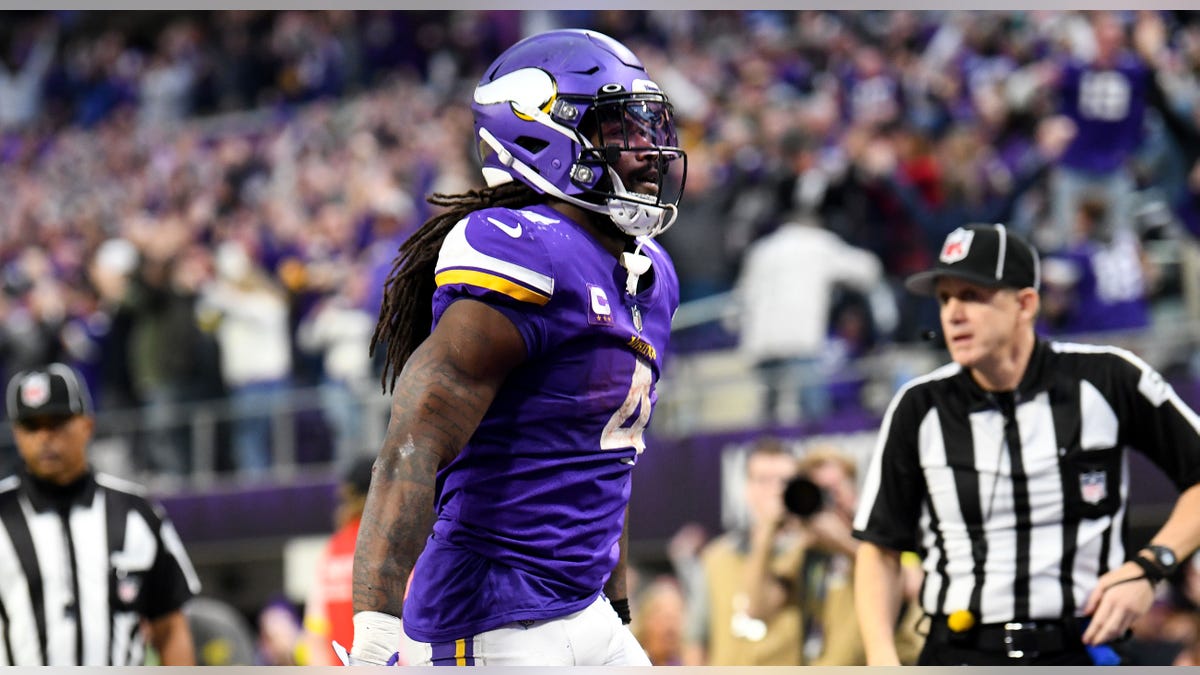 Dalvin Cook celebrates touchdown