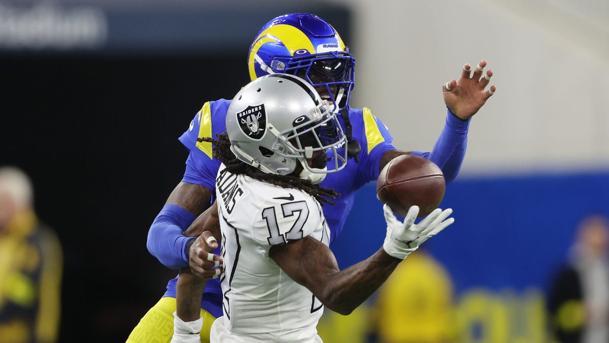 Baker Mayfield leads miracle comeback in Rams' win over Raiders