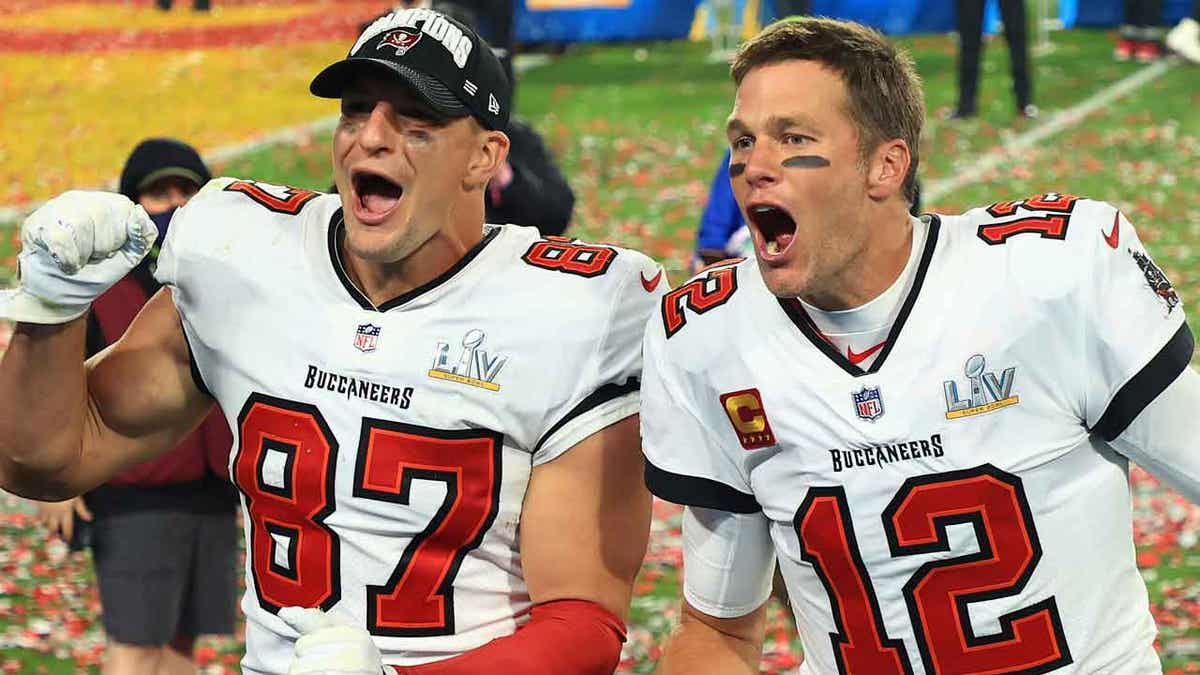 Tom Brady invites Rob Gronkowski to unofficial retirement party: 'I won't make you run any sprints' | Fox News