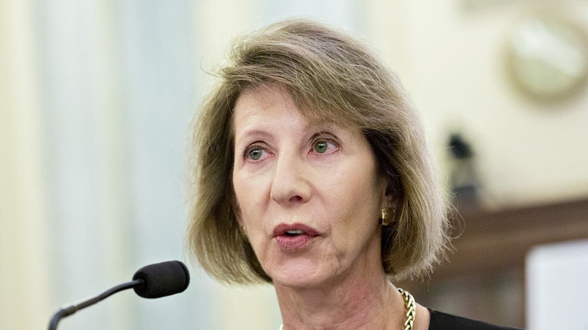 Diana Furchtgott-Roth speaks to Senate