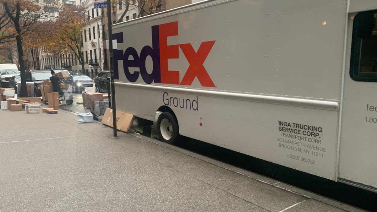 FedEx truck in NYC 