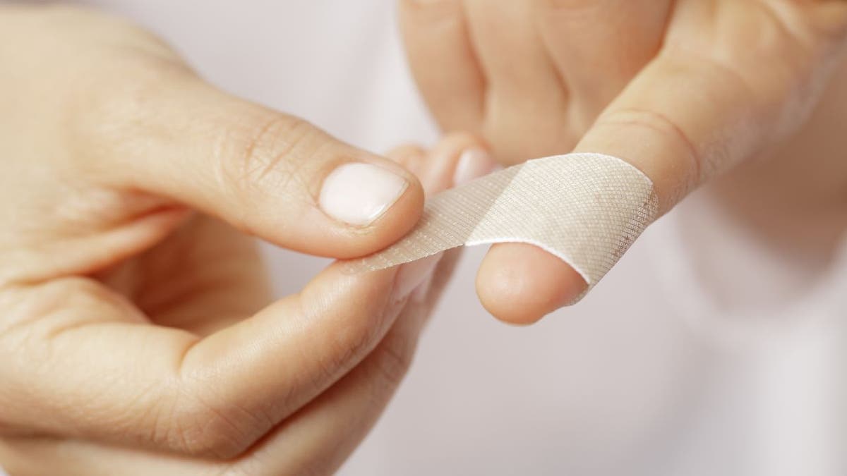 Nail Bed Injury: Healing Time & Treatments