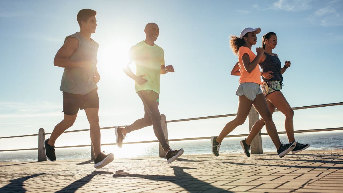 Running 1 mile a day is gaining popularity online: How it can improve your  health