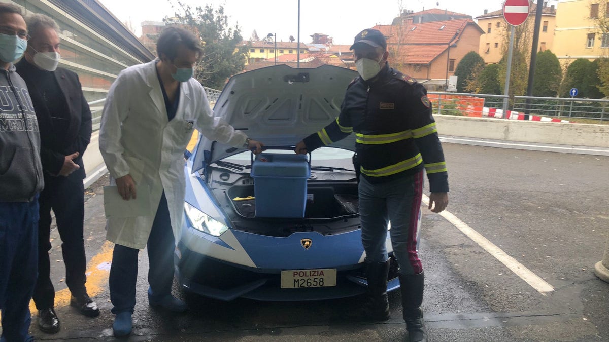 Italian police deliver a kidney to a hospital