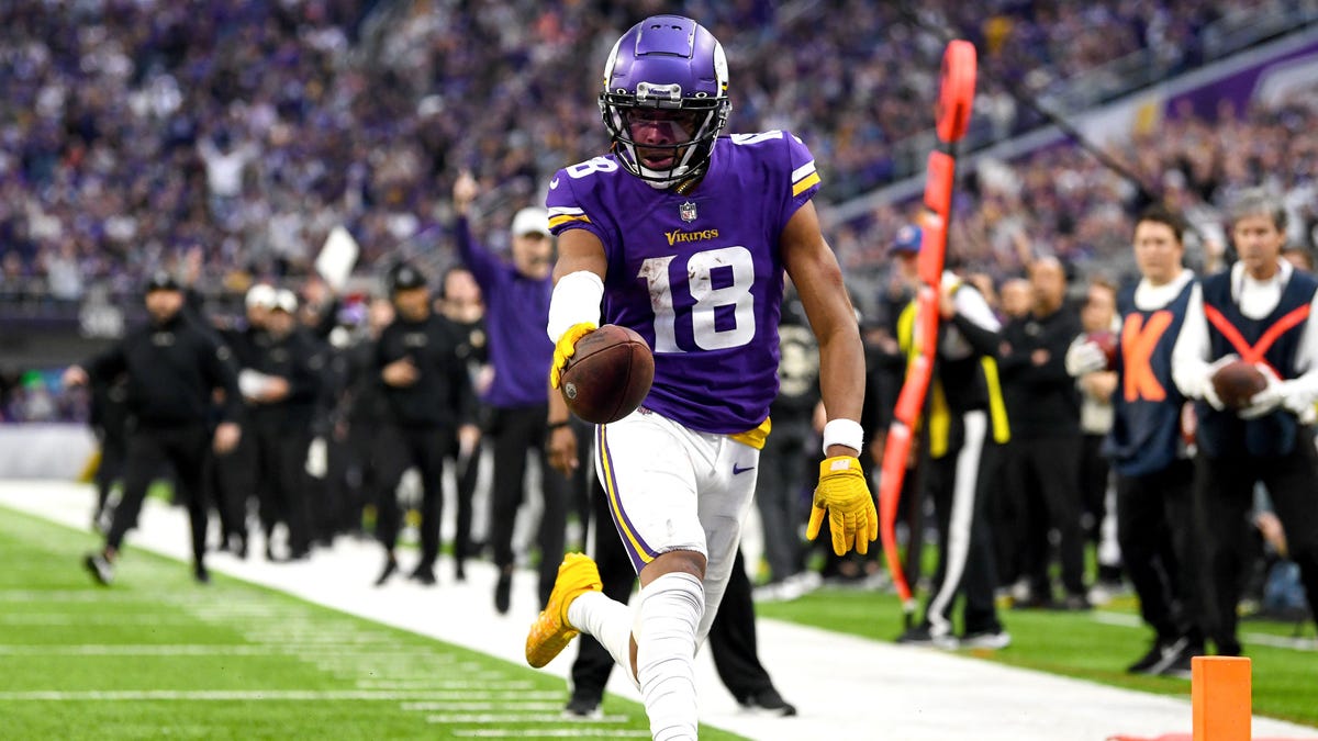 Vikings clinch NFC North title with biggest comeback in NFL history