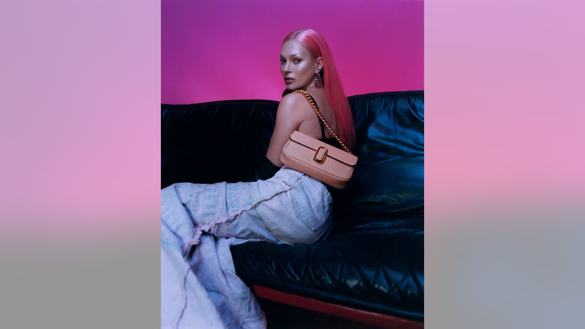 Marc Jacob campaign shows Kate Moss with pink hair
