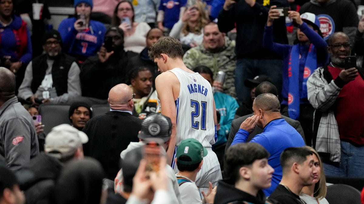 NBA suspends 11 players from Magic-Pistons scuffle - The Boston Globe