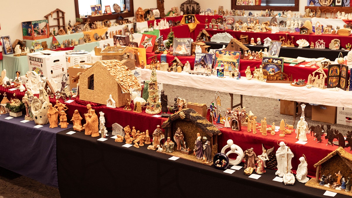 2,000+ nativity display in Iowa