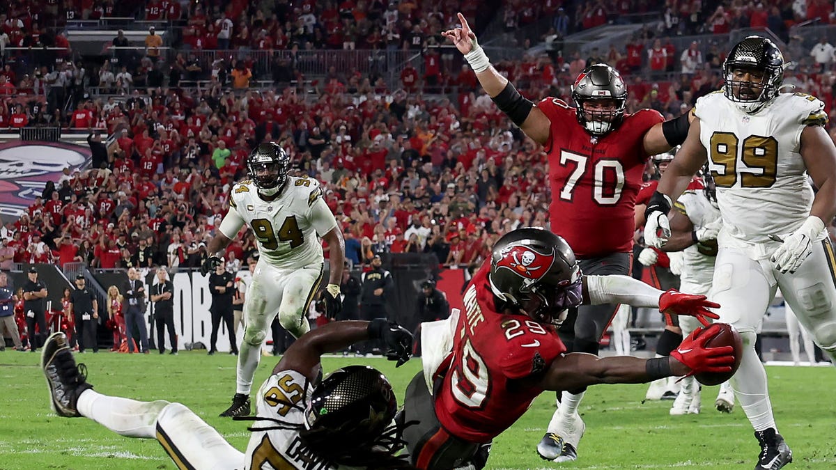 Tampa Bay Buccaneers Dominate New Orleans Saints in a 26-9 Victory - BVM  Sports