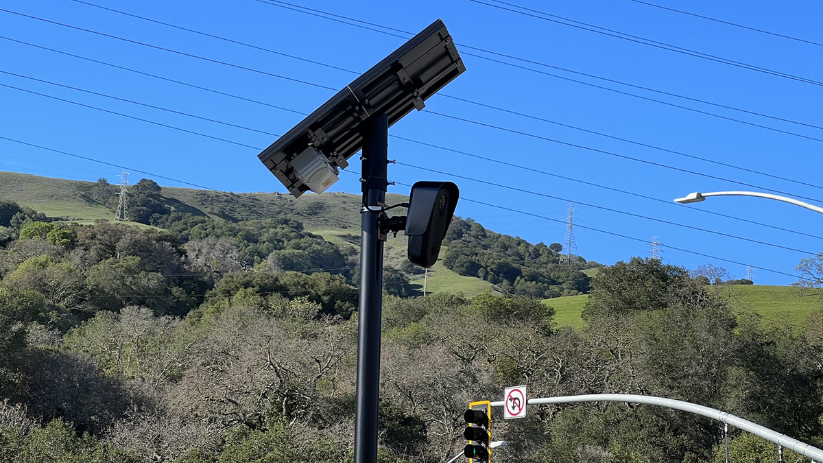 Road camera that reads license plates