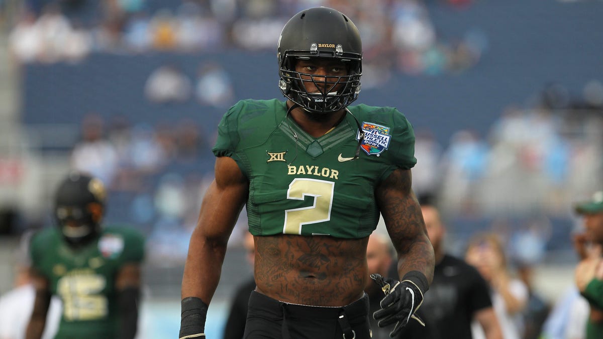 Shawn Oakman in Baylor uniform