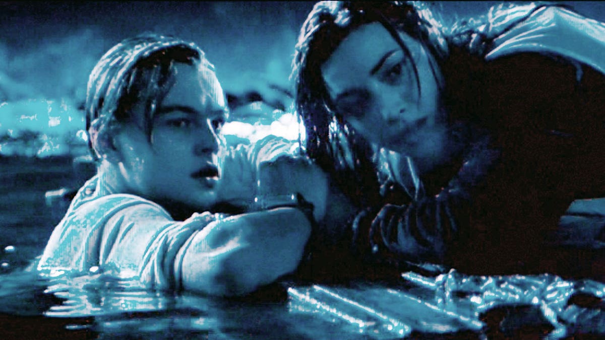 Leonardo DiCaprio and Kate Winslet in ocean during Titanic filming