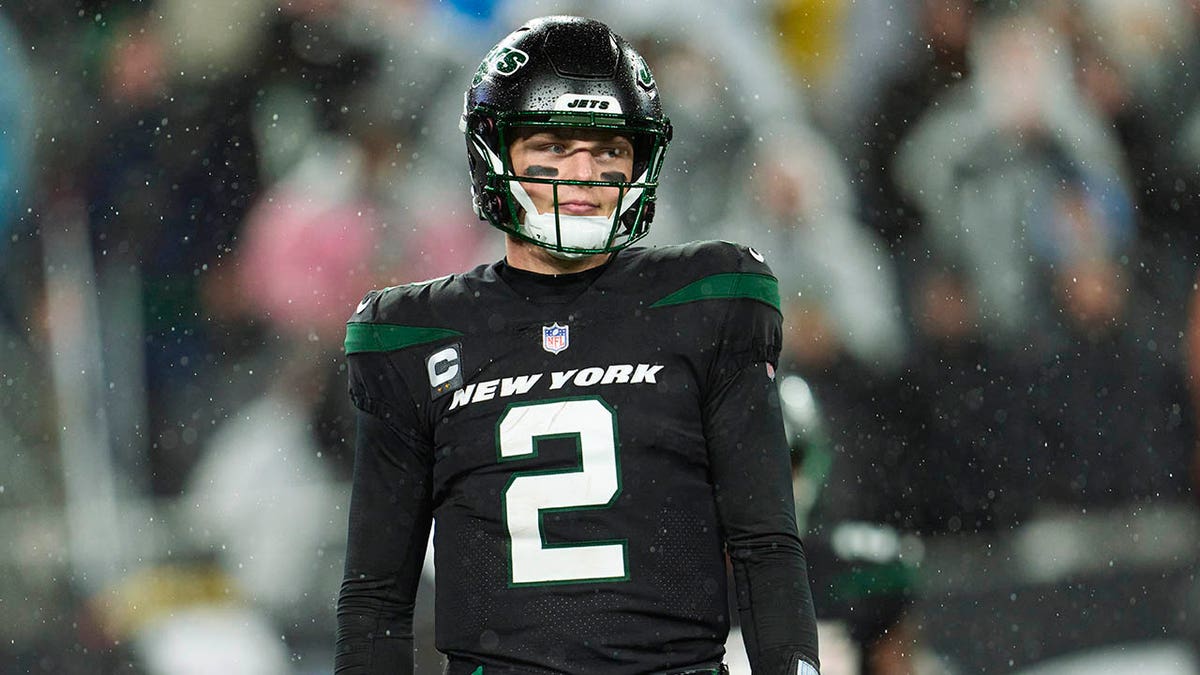 Social Media Erupts After Jets Bench Zach Wilson In Week 16