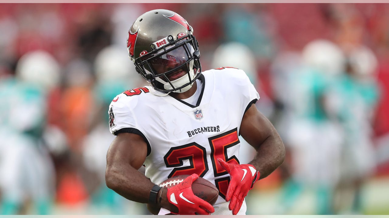 Bucs reporter apologizes to Giovani Bernard for posting awkward locker-room  exchange after tough loss, image size:1280x720