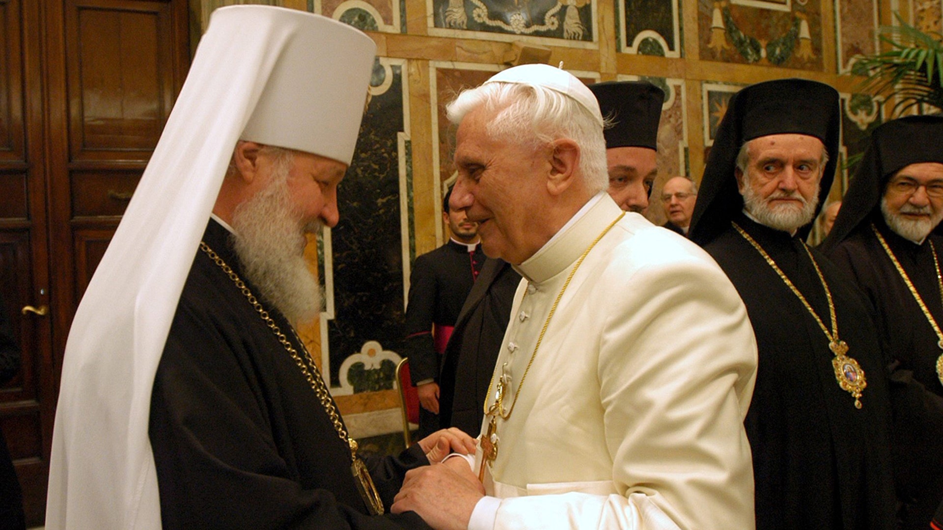 Pope Benedict meets with Patriarch Kirill