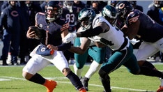 Bears' Justin Fields nearly scores touchdown on marvelous run vs Eagles